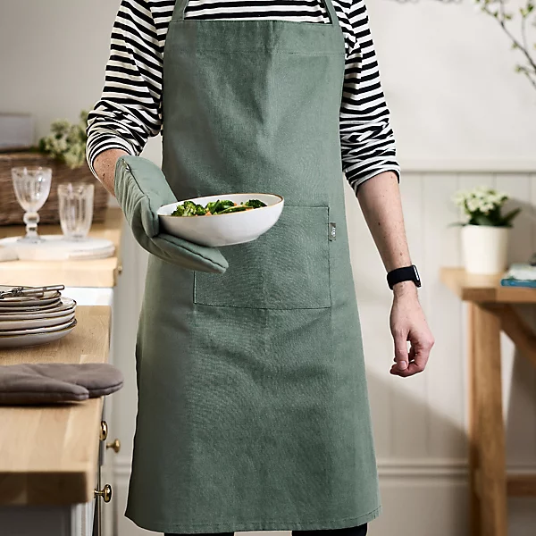 Chef Aprons & Kitchen Smocks