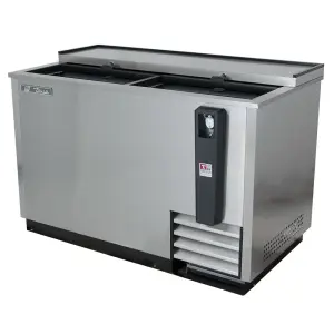 True TD-50-18-S-HC 50" Forced Air Bottle Cooler - Holds (396) 12 oz Bottles, Lid Locks,115v